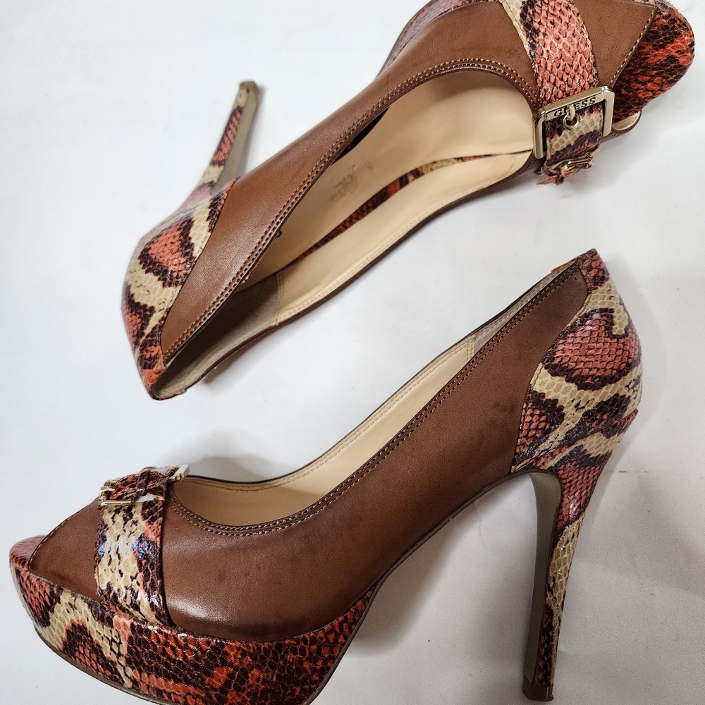Womens Guess Orange and Brown Snakeprint heel - Size 9.5